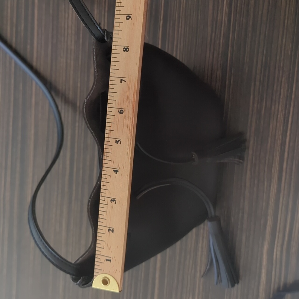 Black bucket style purse - Picture 8 of 8